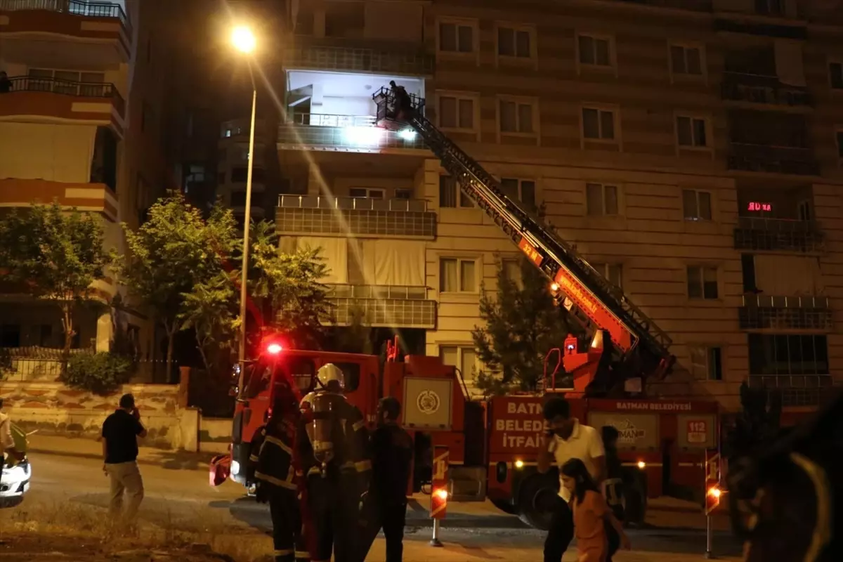 batmanda-zincir-markette-yangin-cikti-4akKBh7Z.jpg